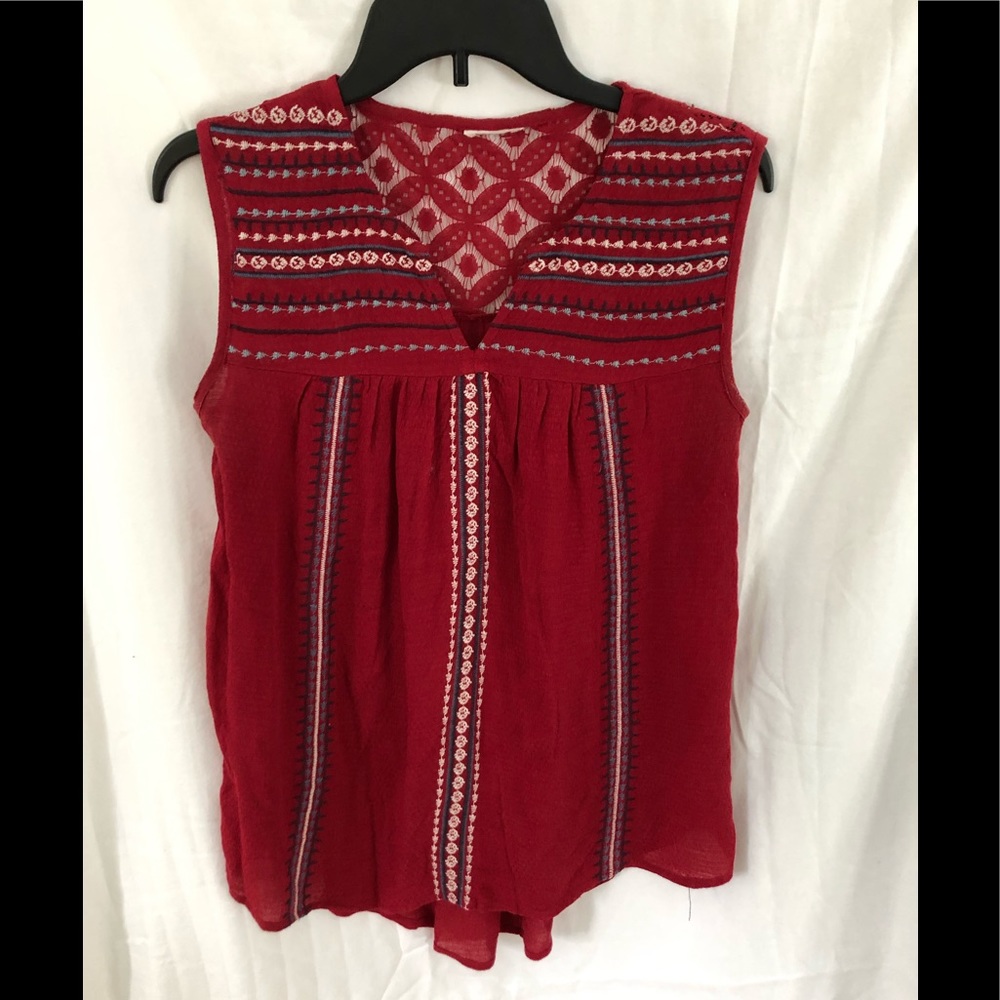 Sleeveless blouse